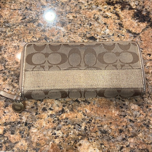 Tan and gold coach wallet - Picture 1 of 4